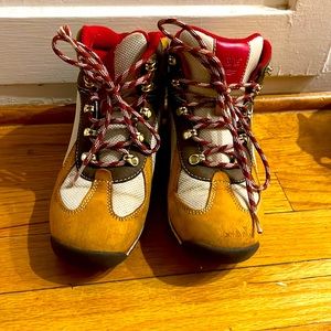Kids timberland hikers